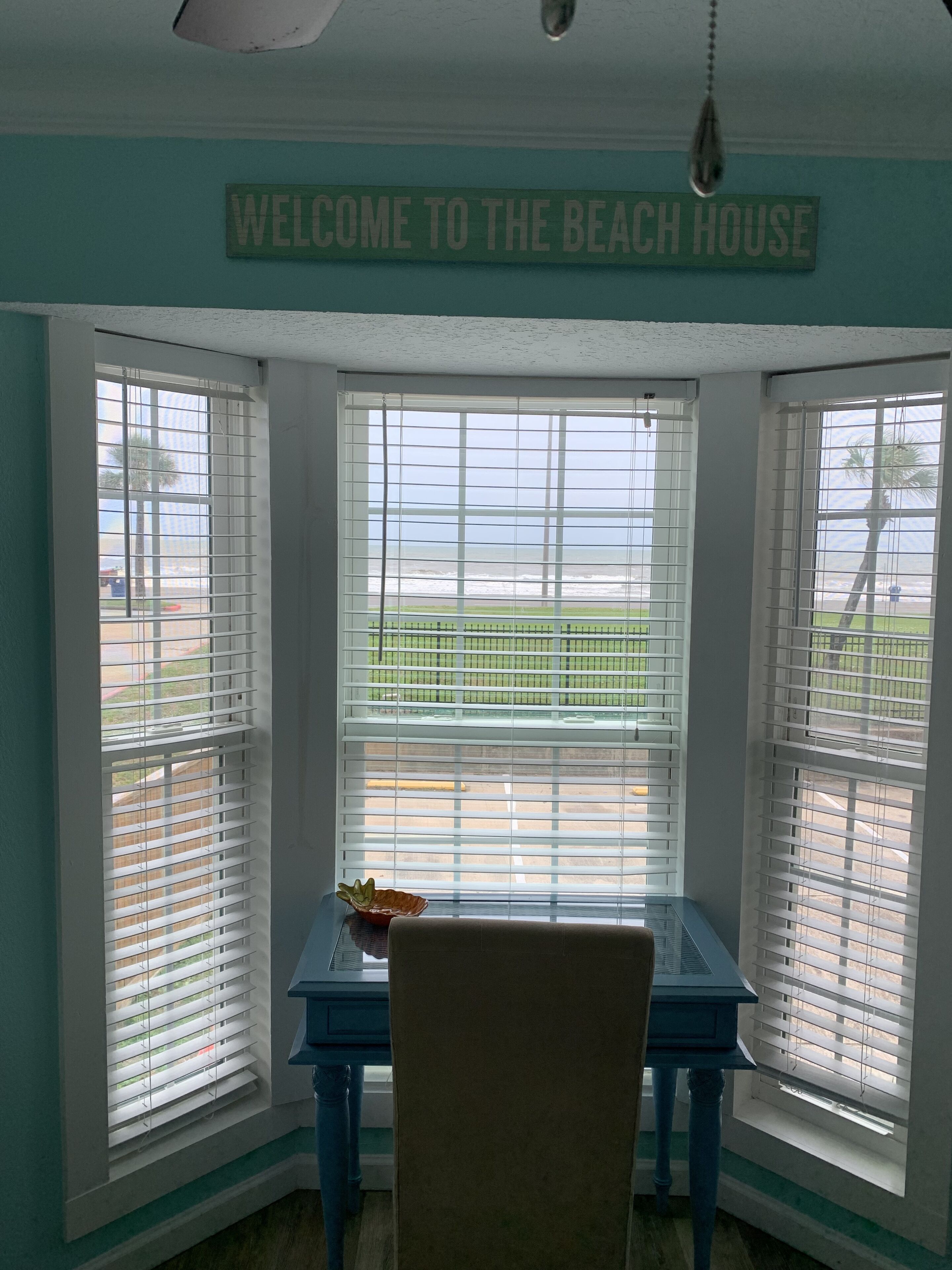 BEACHFRONT UNIT-3 BEDROOMS & 2 FULL BATHS IN GREAT LOCATION-WITH CRUISE PARKING