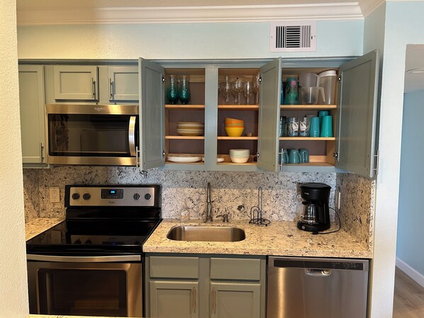 Fridge, microwave, oven, stovetop