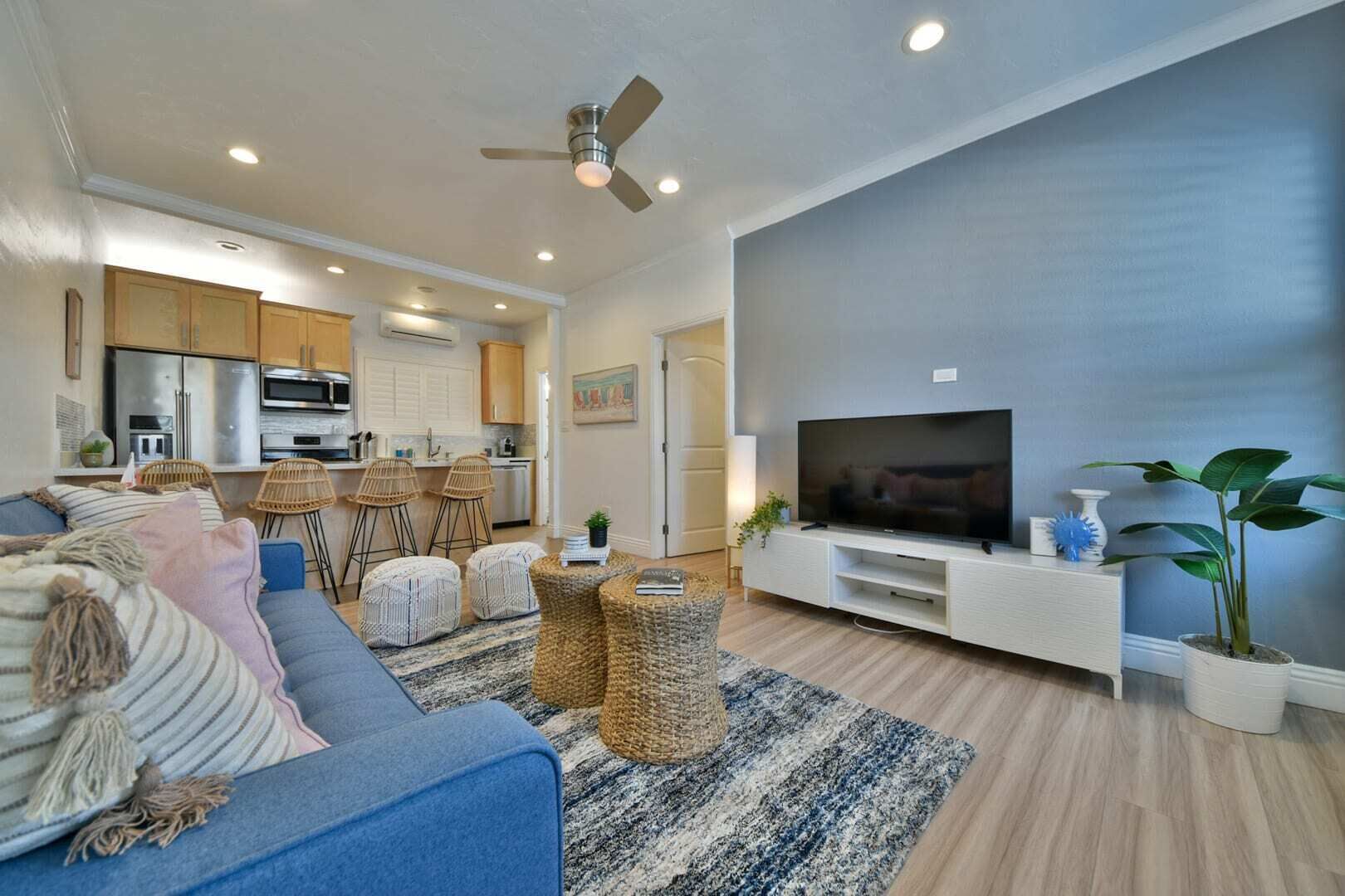 Ultra-modern Paradise Home w/ Bidet & Work Desk!