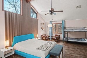 5 bedrooms, free WiFi, bed sheets