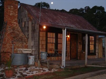Mancuso Country Cottage Retreat