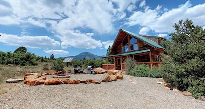 W-W: Western Town Retreat, 2 Cabins & Bardominium