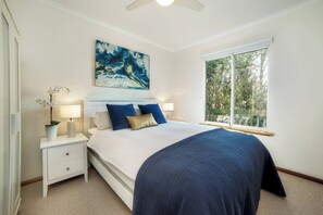 5 bedrooms, iron/ironing board