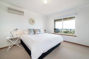 5 bedrooms, iron/ironing board - Uninterrupted Views Encounter Bay (Encounter Bay)
