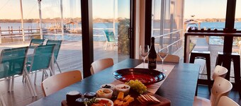 Magnificent Lakefront House • Swim/Boat/Relax • EV Charger • Long term stays OK