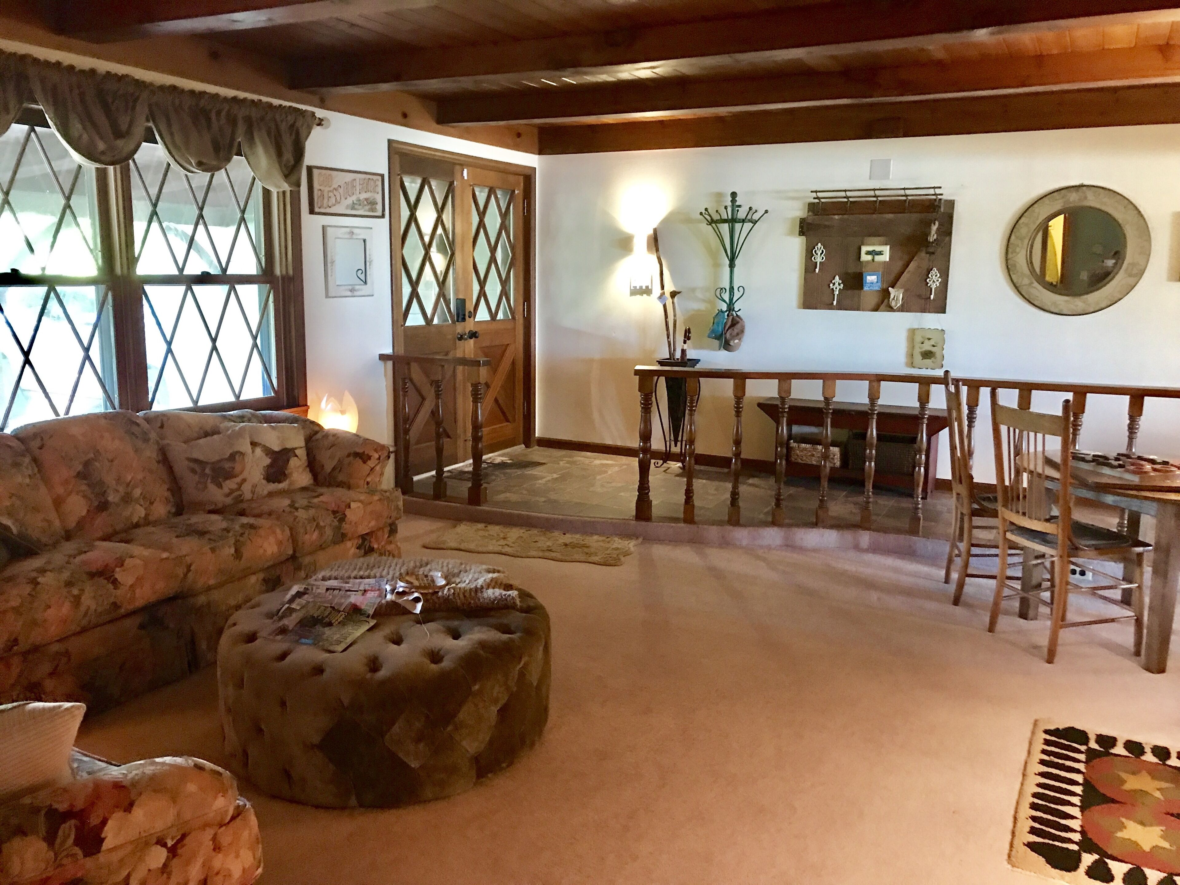 Cozy Lake Cottage just 5 minutes on paved roads with Wow Lake Views & Sunsets💜