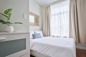 4 slaapkamers, bedden met traagschuimmatras, een bureau