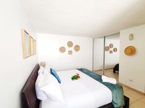 3 bedrooms, iron/ironing board, free WiFi, bed sheets - Beach Front & 3 levels & Terrace & Balcony & 2 Pools Max 6people (Río Grande)