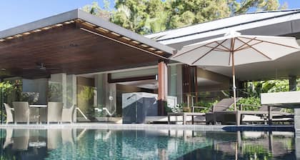 20 Beachfront Mirage | Luxury Tropical Living