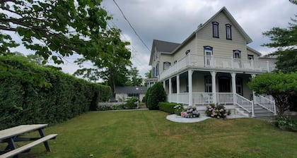 Large Victorian-fully modernized