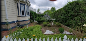 Property grounds - Large Victorian-fully modernized (Spring Lake)