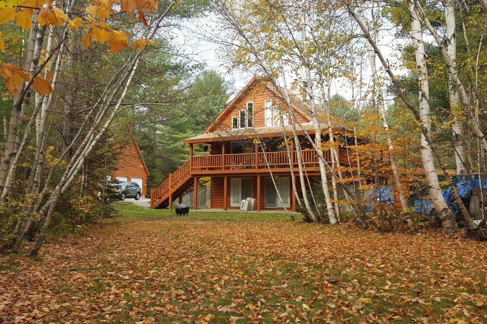 Modern log home, heart of White Mtns, Twin Mtn, 7 mins to Bretton Woods, pets+