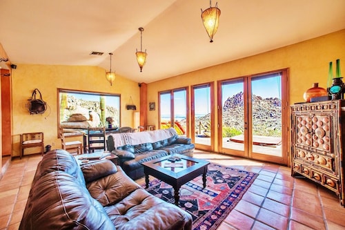 Joshua Tree Oasis with Boho Design, BBQ, Hot Tub & Backyard Trail Access