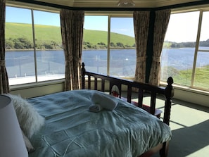 7 slaapkamers, een strijkplank/strijkijzer, reisbedje, wifi