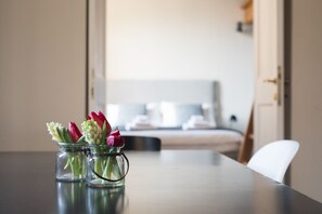 3 bedrooms, desk, iron/ironing board, WiFi