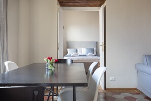 Dining - Trastevere beautiful design apartment with terrace and spectacular view (Rome)