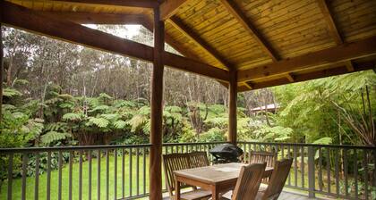 Lovely home with hot tub near Volcano National Park