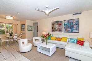 TV, DVD player - Regal Beach Club #611 (Seven Mile Beach)