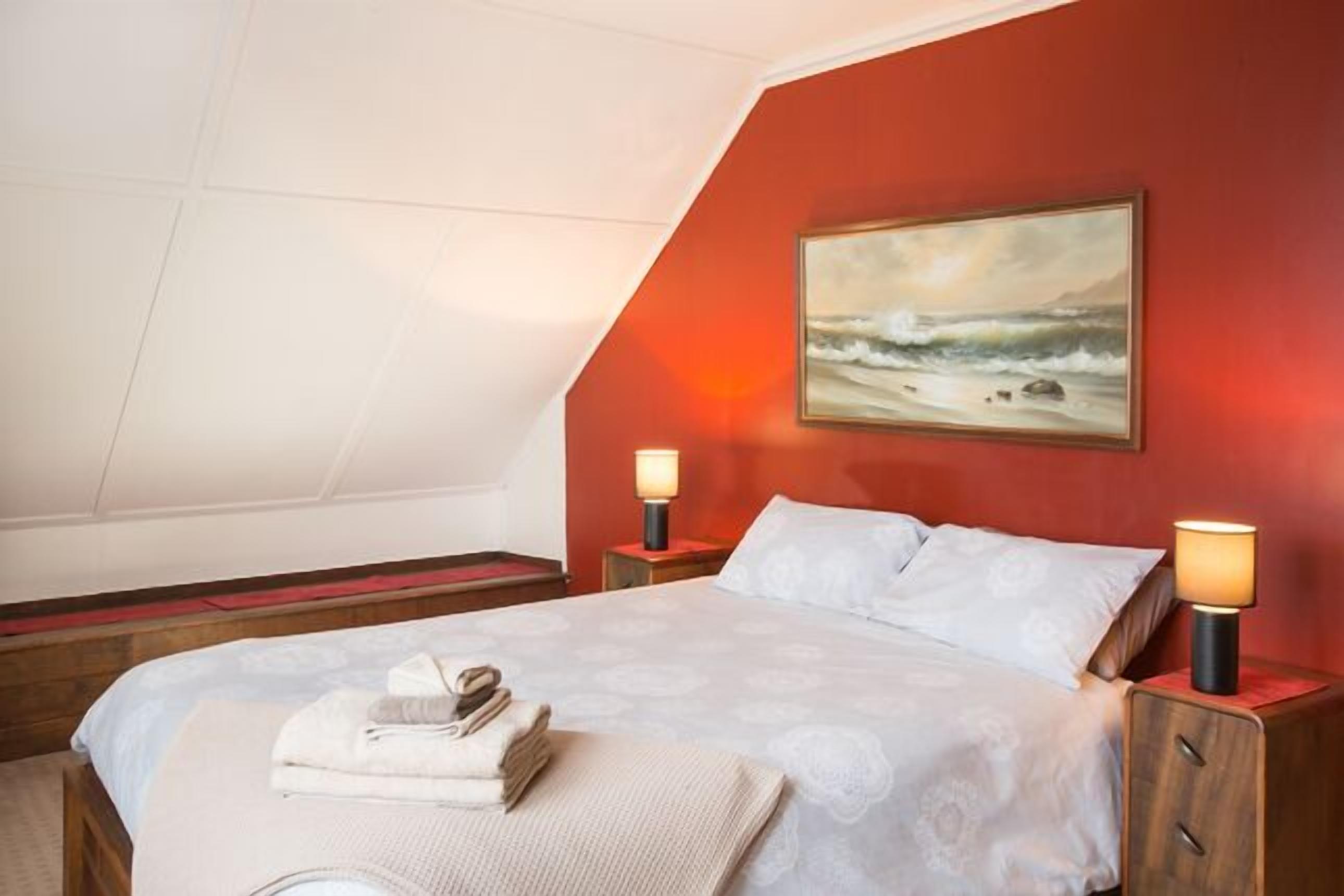 Beachside - Beauty Point. \nUnique Spacious Waterfront Pet-friendly — image 9