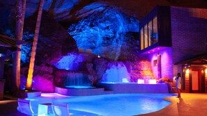 Outdoor pool, a heated pool - Exclusive Camelback Estate - Heated Saltwater Pool, Spa, Stunning City Views, (Phoenix)