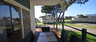 Dylene Caravan Park - 2 Br Family Cabin With Air