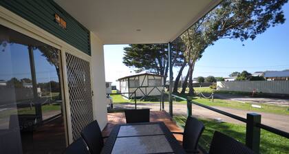 Dylene Caravan Park - 2 Br Family Cabin With Air
