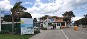 Front of property - Dylene Caravan Park - 2 Br Family Cabin With Air (Portarlington)