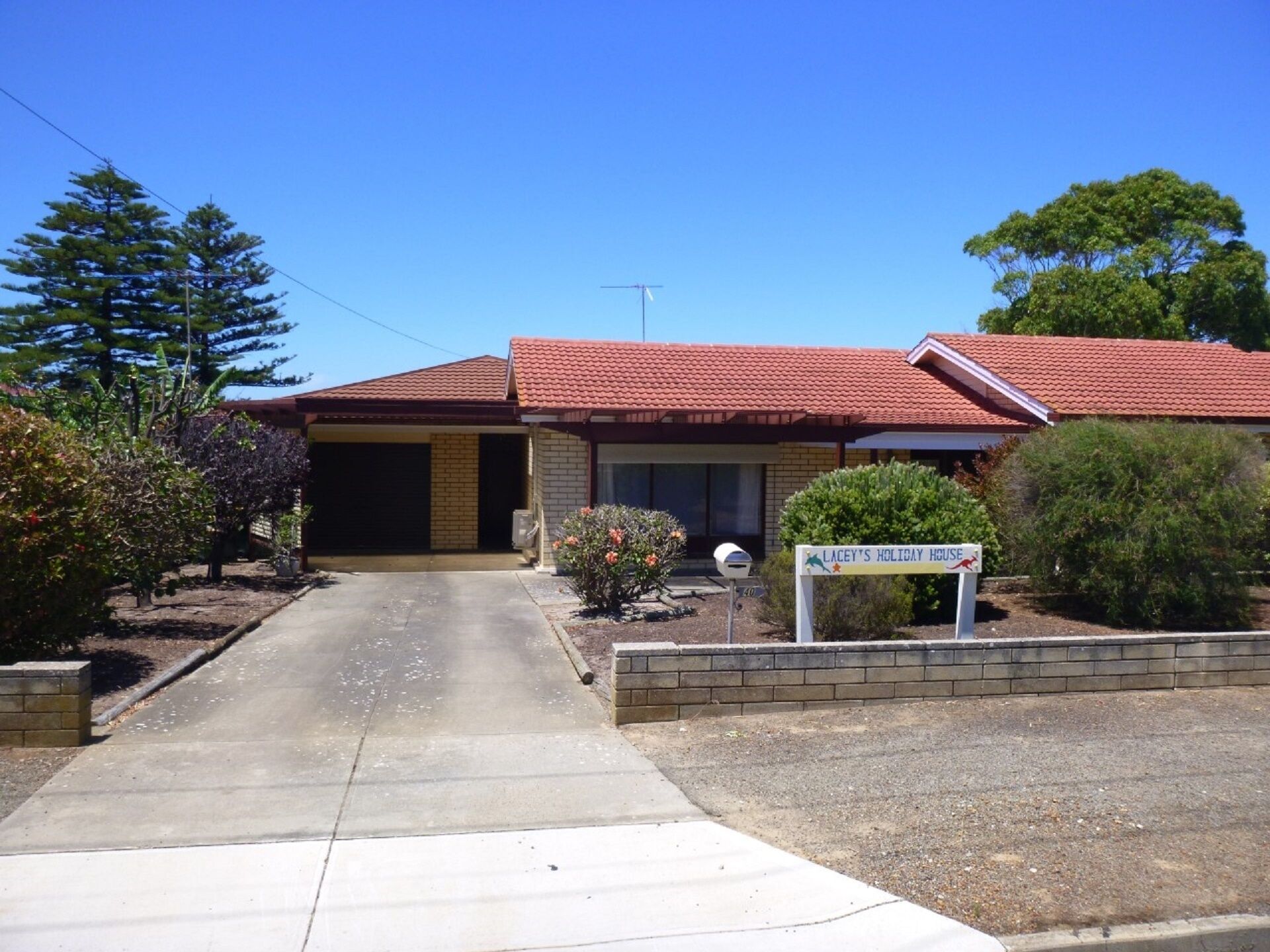 Laceys Holiday House