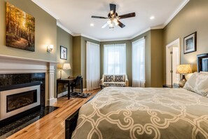 4 bedrooms, in-room safe, desk, iron/ironing board