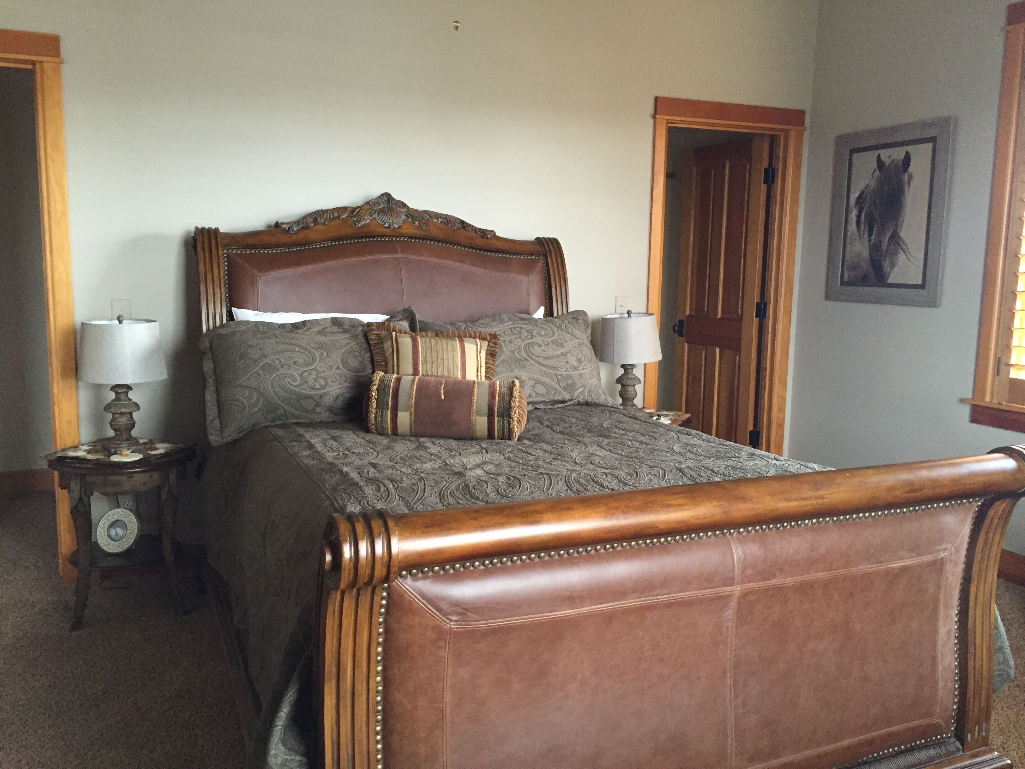 High End Lodge with Stunning Views