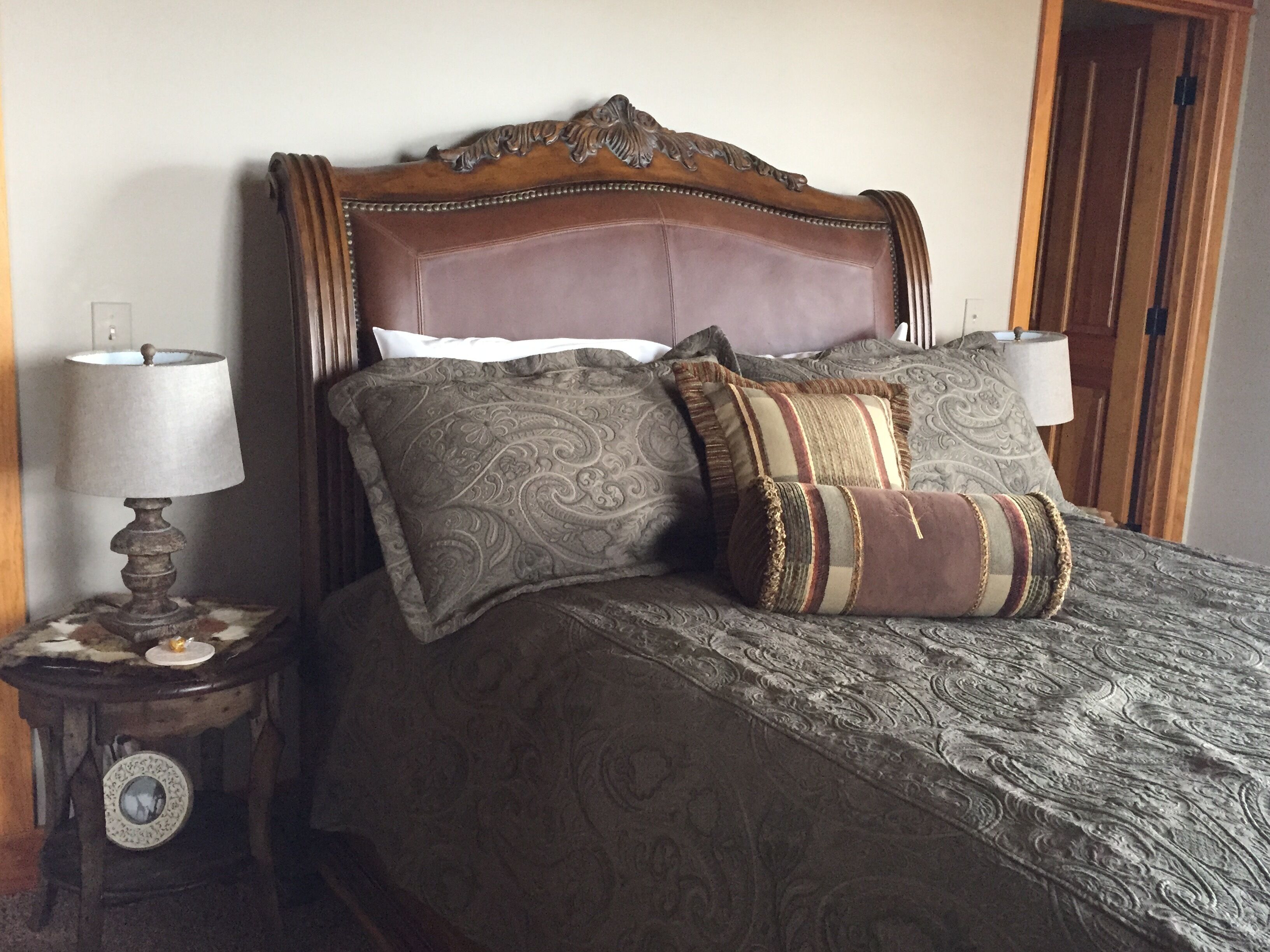 High End Lodge with Stunning Views