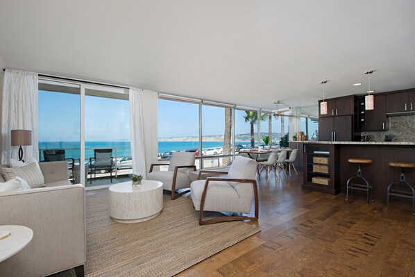TV - Oceanfront Luxury: Your Seaside Sanctuary in La Jolla (La Jolla)