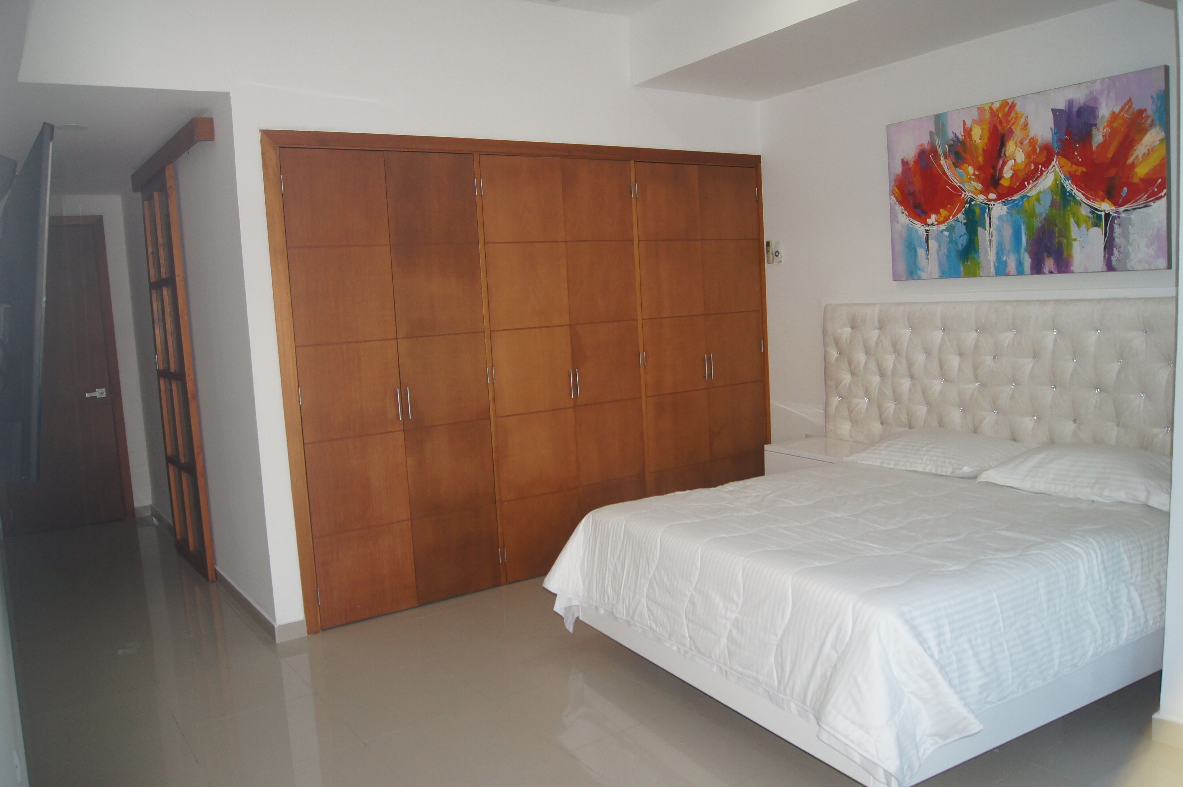 Ocean View Luxurious Penthouse W/ Spectacular Accom & Million Dollar Views