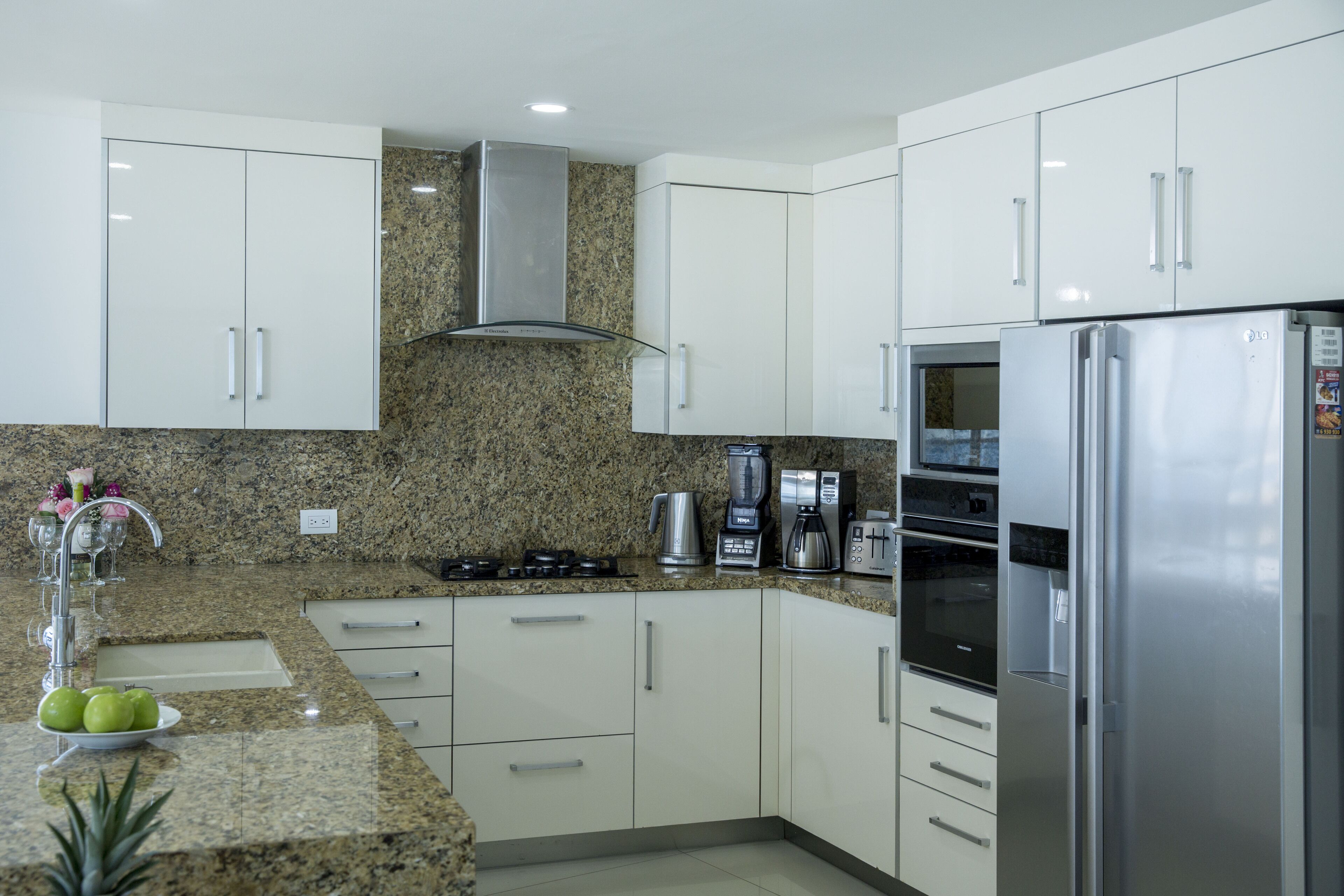 Ocean View Luxurious Penthouse W/ Spectacular Accom & Million Dollar Views