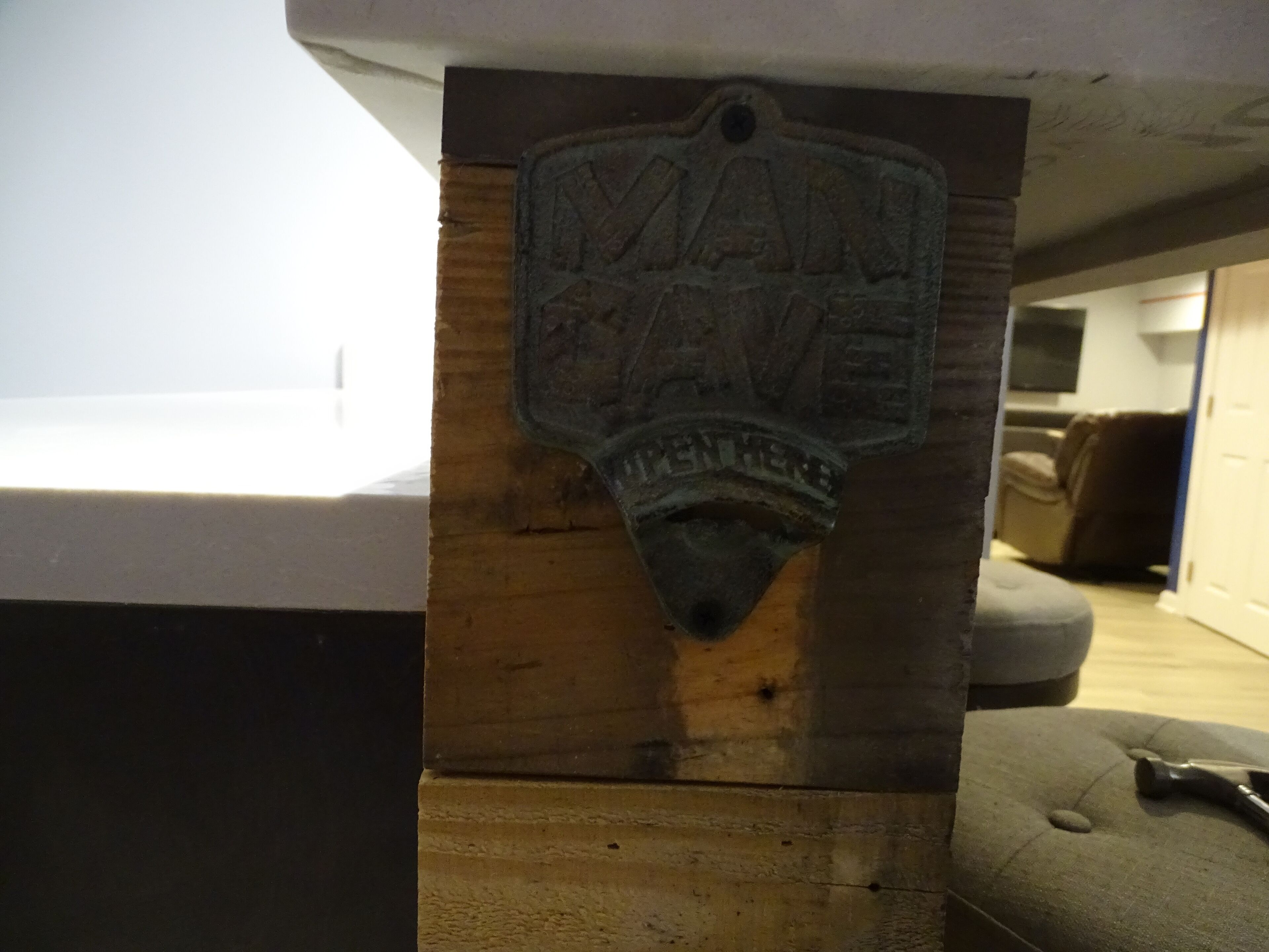 SLEEPS 9, large deck, quiet neighborhood, 7 min to Truist park (Atlanta Braves)