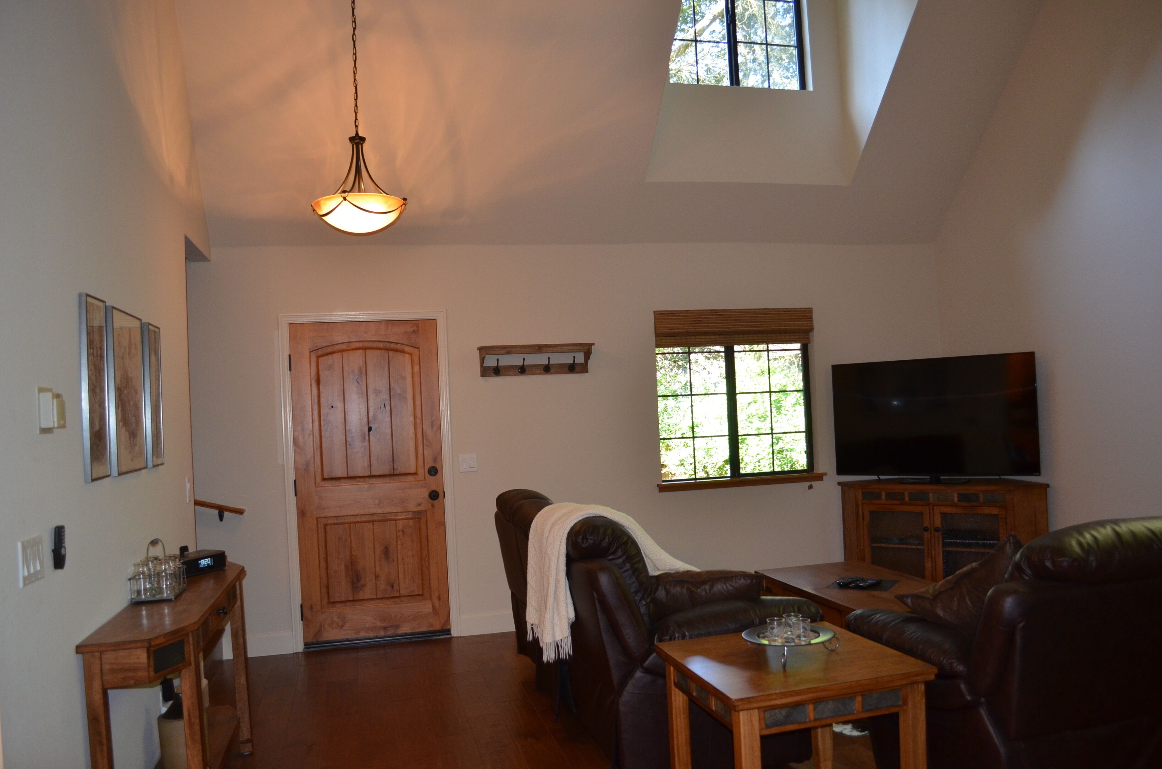 Blackberry Cottage located next to Wineberry Lodge