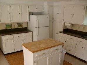 Interior - Phillips Academy Area – Ideal for Families Visiting Campus & Touring New England (Andover)