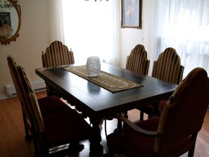 Dining - Phillips Academy Area – Ideal for Families Visiting Campus & Touring New England (Andover)