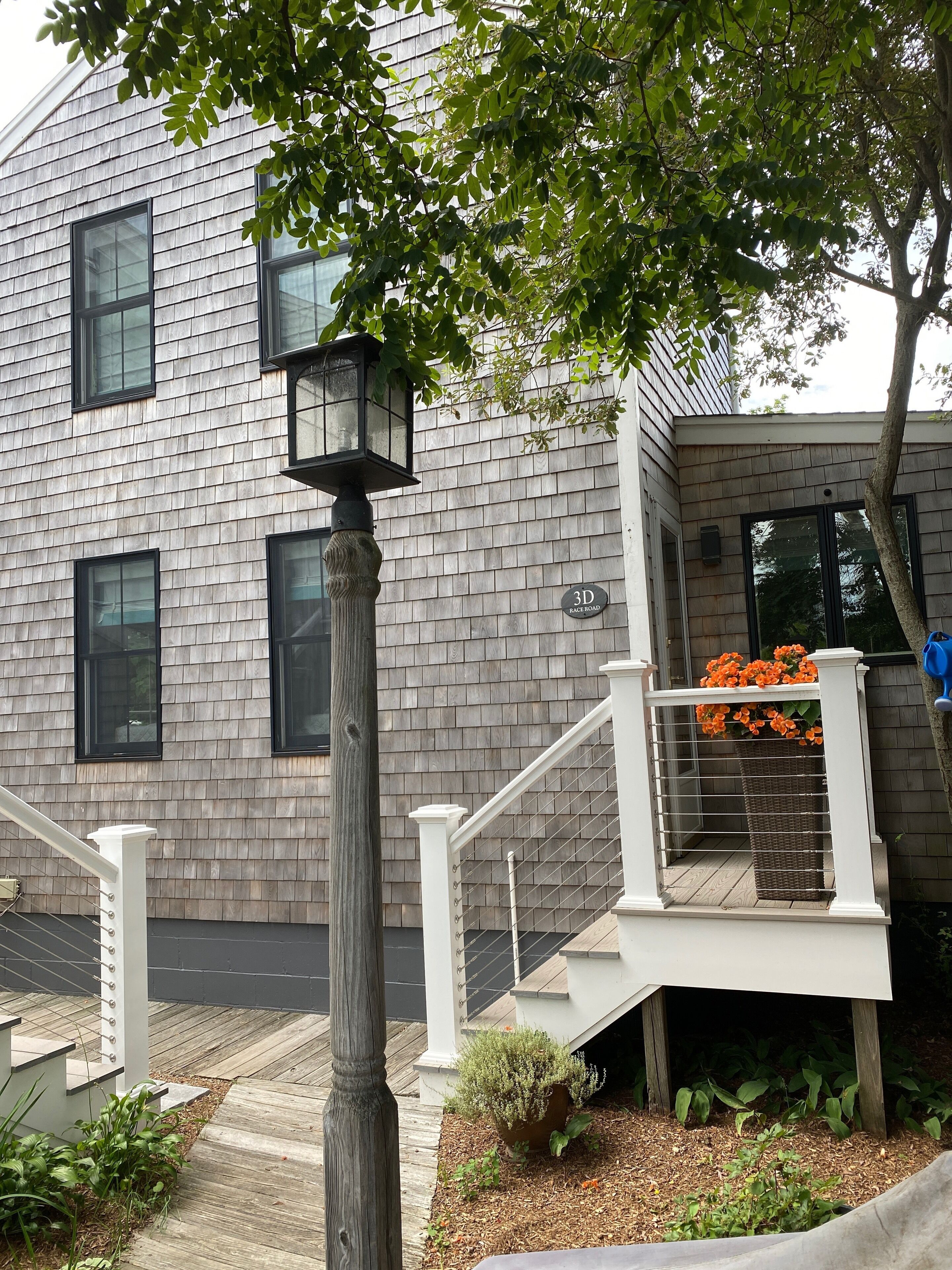 Stunning West End 2 Bed/2 Bath Condo on 2 Levels. 850sqft Free Standing Cottage