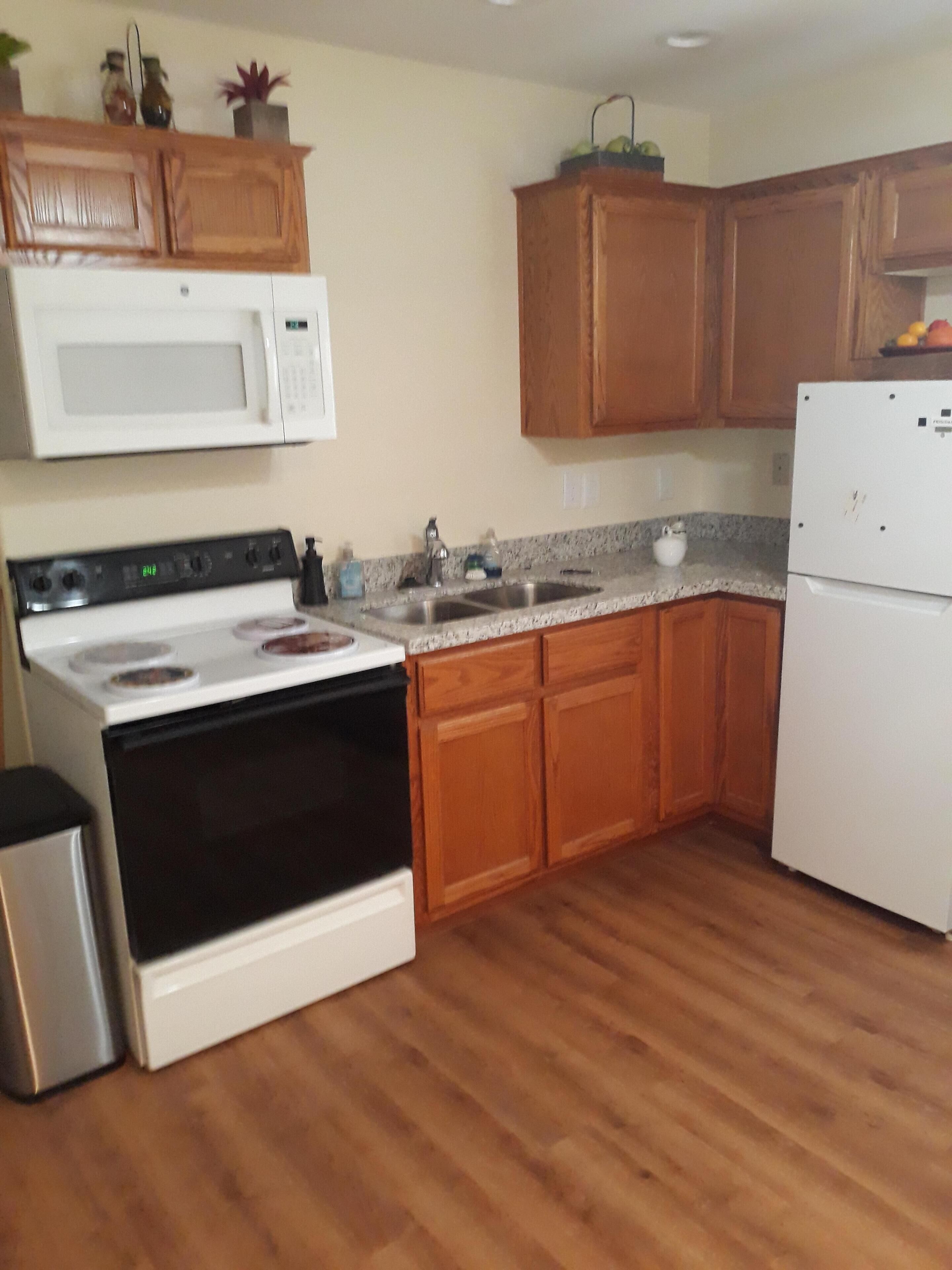 Luxurious 1 bedroom 1 bathroom with full kitchen