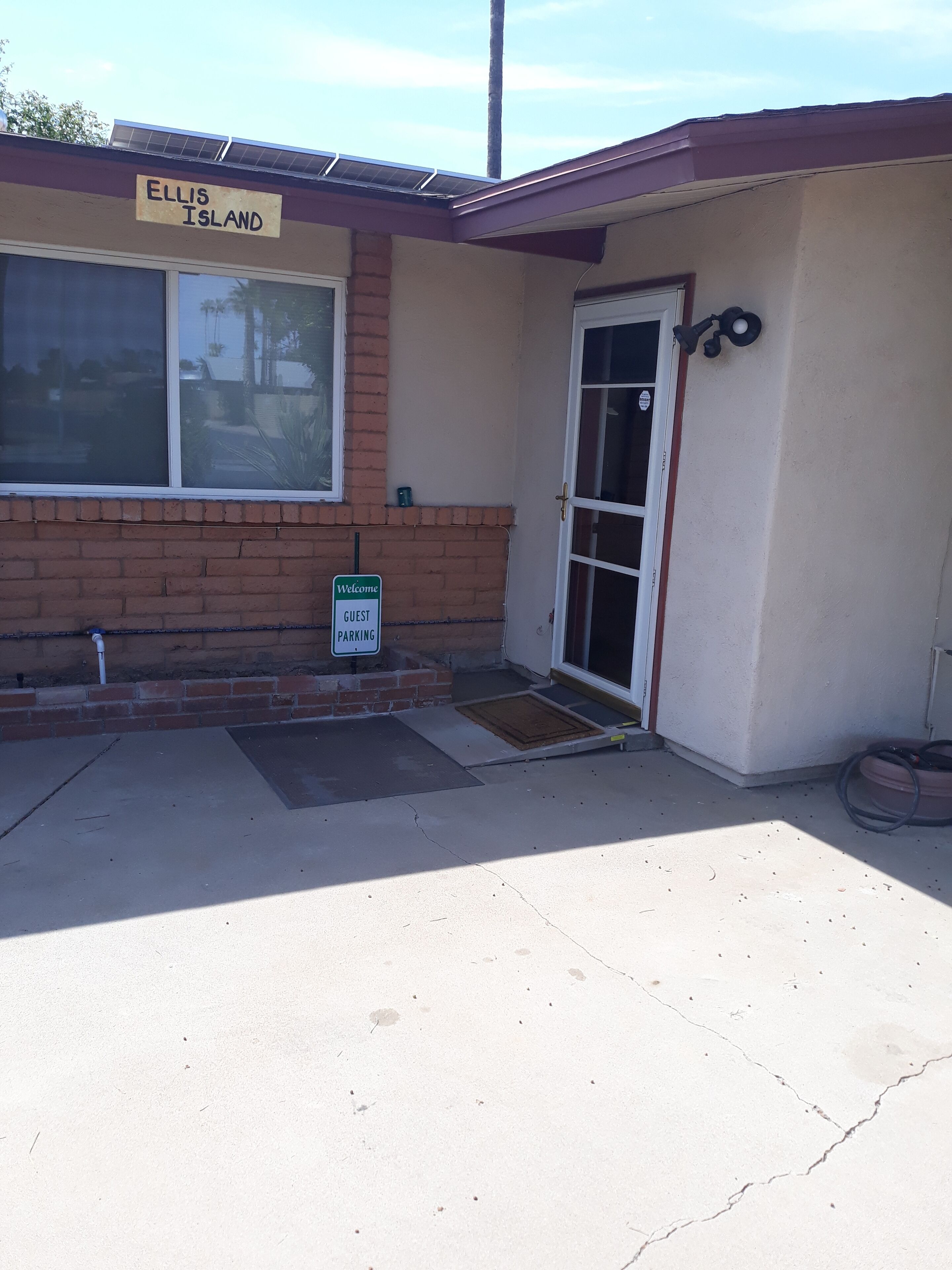 Luxurious 1 bedroom 1 bathroom with full kitchen