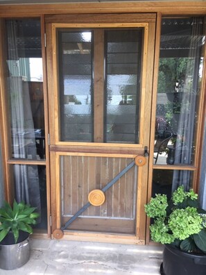 Exterior detail - Hidden gem with private walled garden (Queanbeyan)