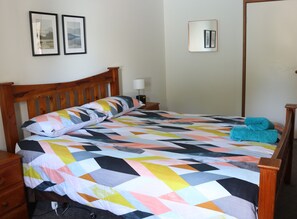 4 chambres, fer et planche à repasser, lit parapluie, Wi-Fi gratuit