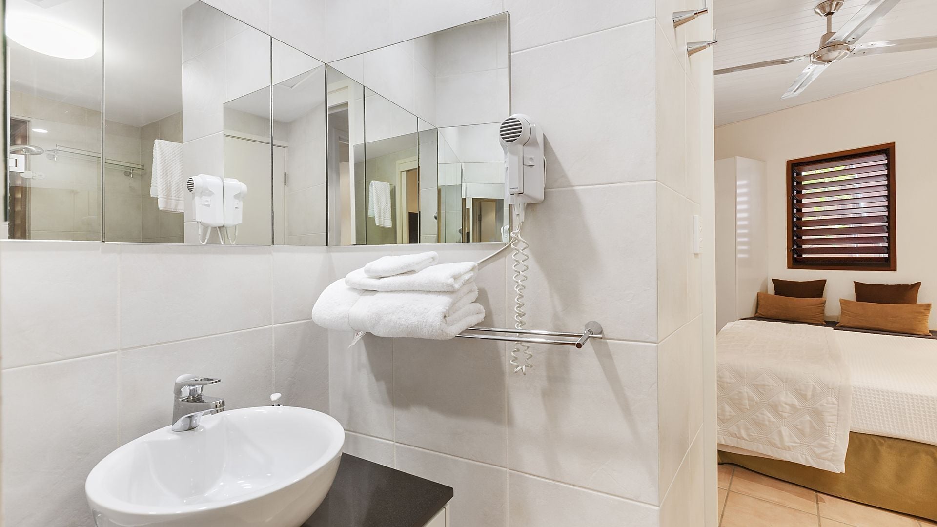 L'Auberge Noosa No3 - Romatic Luxury Getaway — image 11