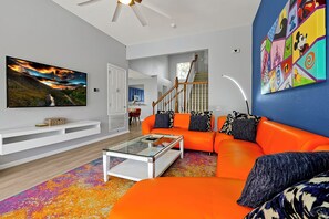 Smart TV, DVD player, table football, books - Mickey Pool Villa - 10 minutes to Disney (Kissimmee)