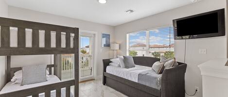 5 bedrooms, desk, iron/ironing board, free WiFi