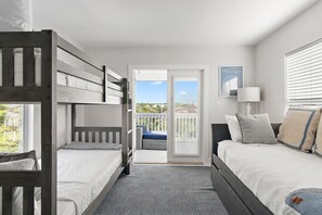5 bedrooms, desk, iron/ironing board, free WiFi - Sleeps 16*Private Pool*Golfcart*Walk2Beach (Santa Rosa Beach)