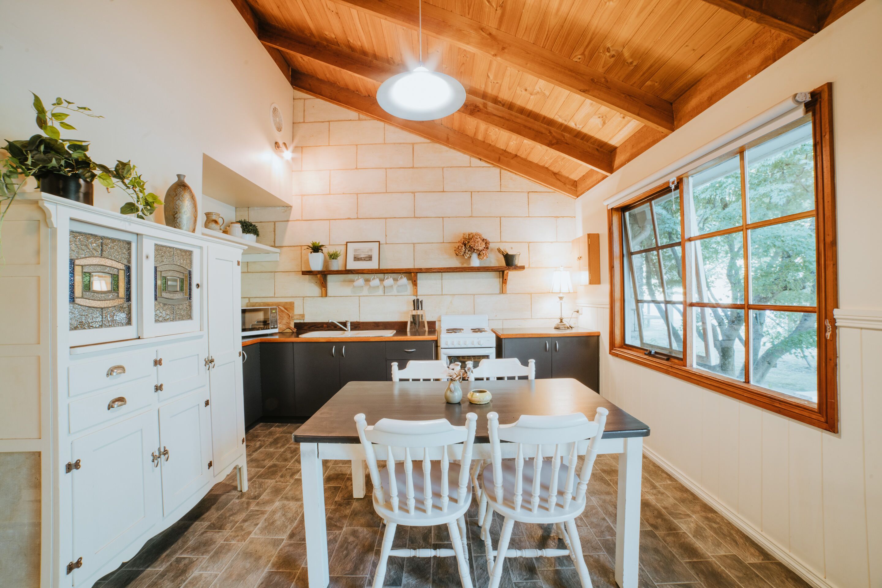 Jamieson Cottages by the River 2