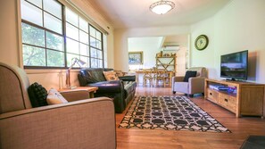 Smart TV, fireplace, DVD player