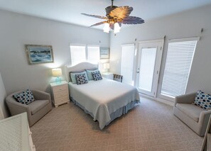 4 bedrooms, iron/ironing board, WiFi, bed sheets - Townhome/4 Bdrm Sleeps 13/ Priv Pool 2 min to beach (South Padre Island)
